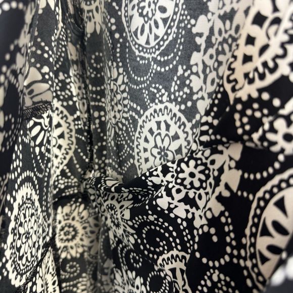 Harold’s Floral Mandala Midi Wrap Dress 3/4 Sleeve Black White 0 - Picture 15 of 16